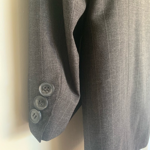 Gentleman’s 2 Piece Suit. Izod. - Picture 9 of 13